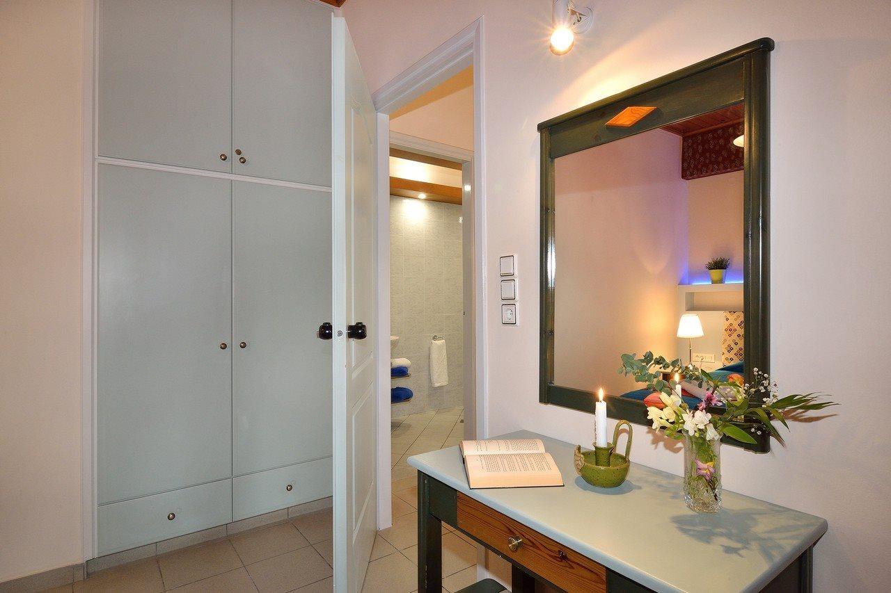 Mythos- Platanias- -apts