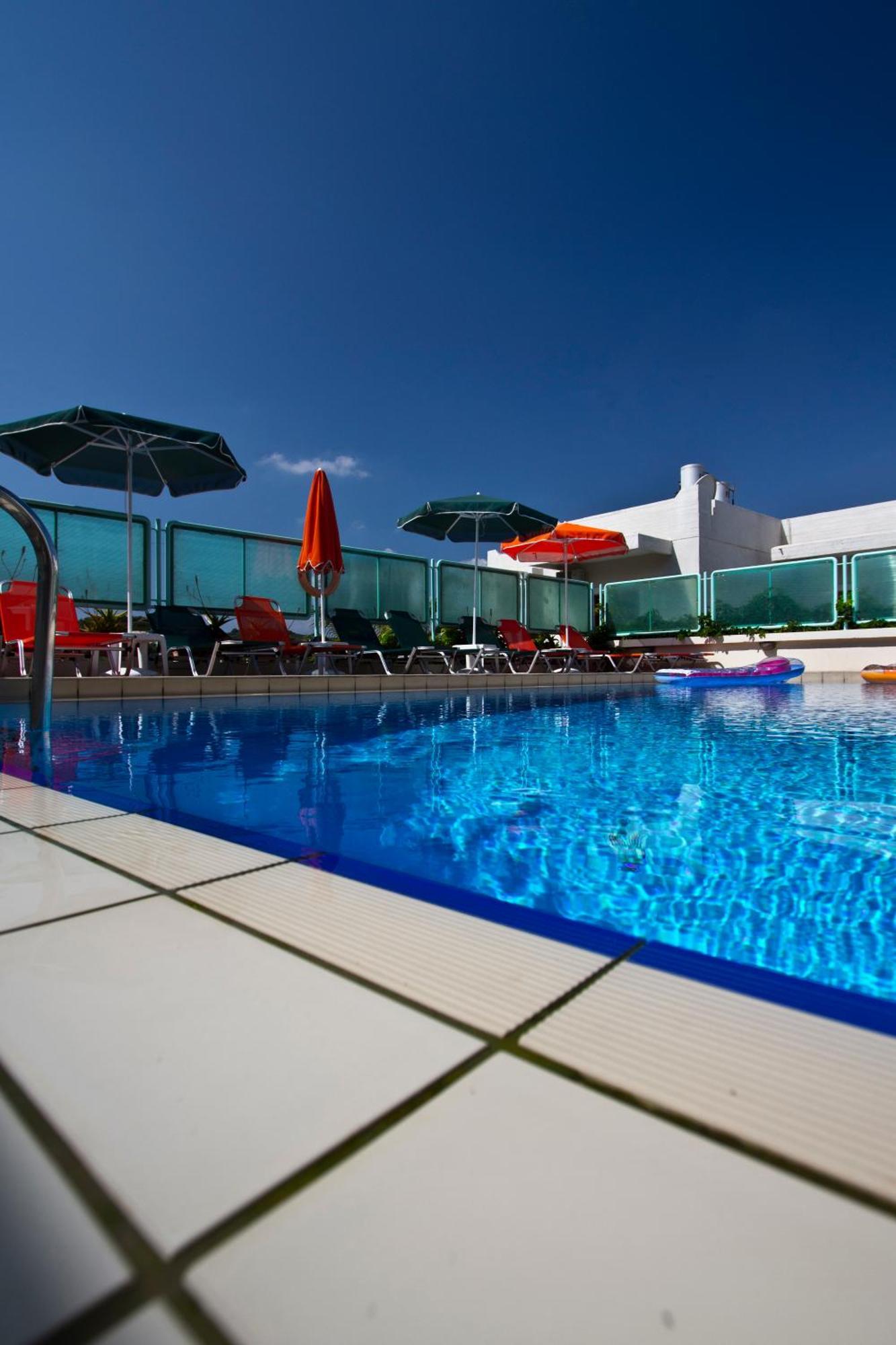Mythos- Platanias- -apts Platanias (Crete)