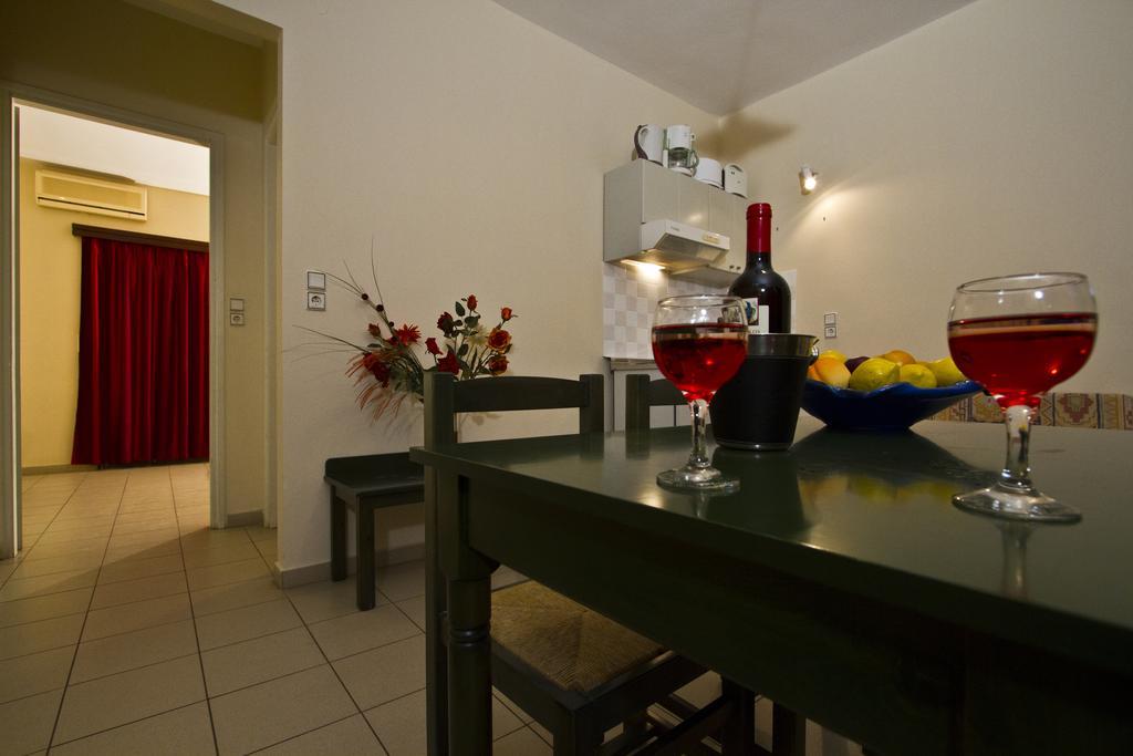 Mythos- Platanias- -apts