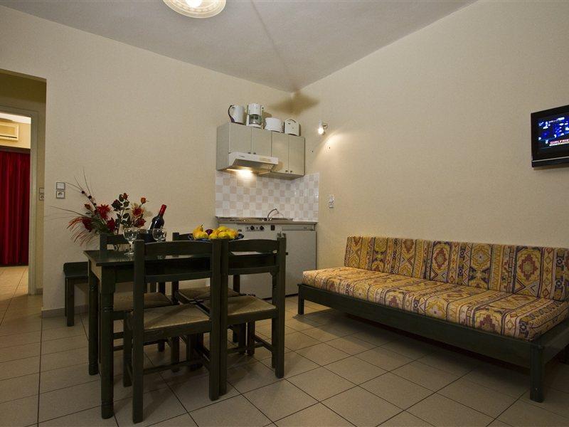 Mythos- Platanias- -apts Hotel 2*