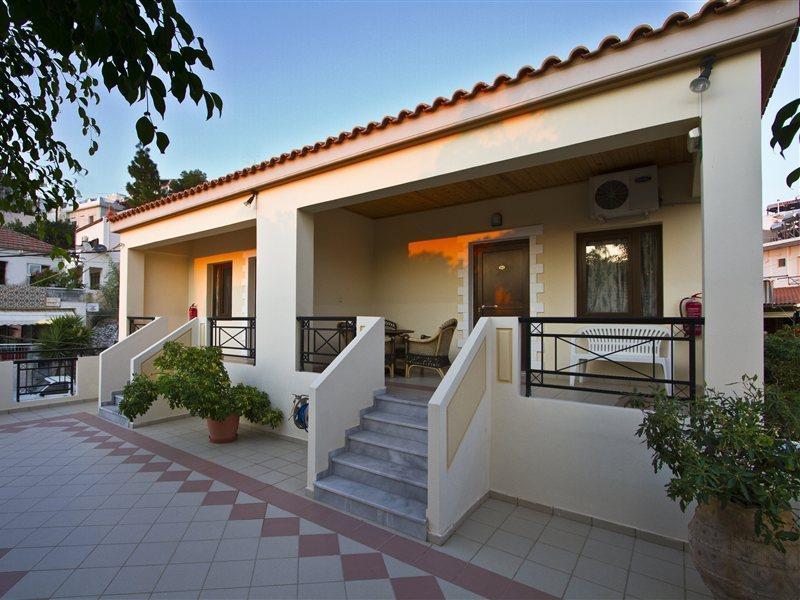 Mythos- Platanias- -apts Hotel 2*
