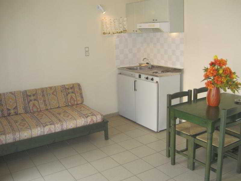Mythos- Platanias- -apts Hotel Platanés