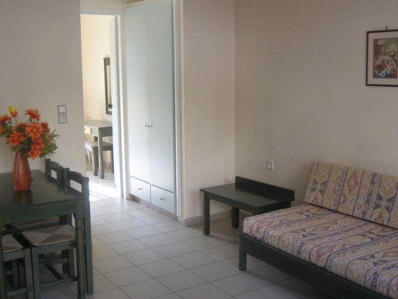 Mythos- Platanias- -apts