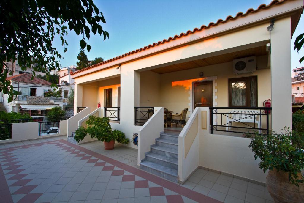 Mythos- Platanias- -apts Hotel 2*